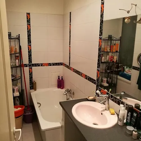 Cozy In Good Location! Διαμέρισμα